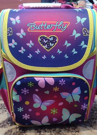 Рюкзак для дівчаток butterfly каркасний шкільний 1-4 клас фіолетовий з метеликами