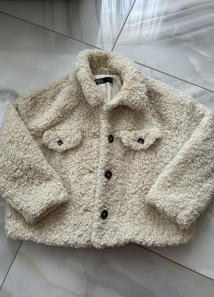 Плюшева куртка zara у розмірі l