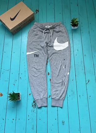 Спортивні штани nike swoosh nsw, розмір s-m, nike big logo, сірі спортивні штани nike, штани nike tech flecee, штани nike dri fit