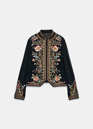 Бархатная куртка с вышивкой zw collection