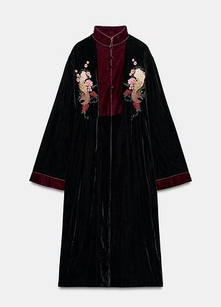 Бархатное пальто с вышивкой zw collection