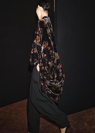 Бархатное пальто с принтом zw collection 4