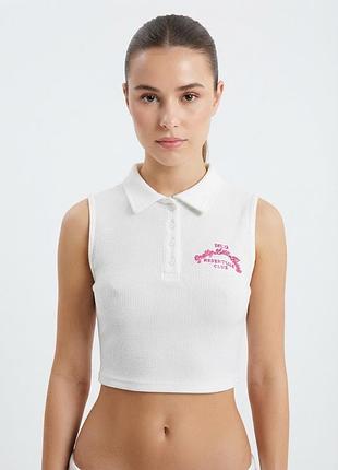 Білий укорочений топ з коміром prettylittlething розмір 38