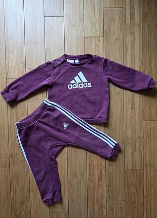 Утепленный костюм adidas 1-1.5 года