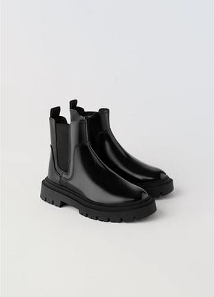 Лакові челсі від zara