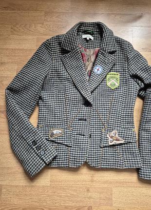 Шерстяной твидовый жакет essentiel antwerp с нашивками / 75% шерсть / s (36)