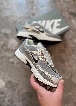 Nike initiator grey custom 4