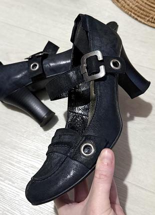 Натуральные кожаные туфли
