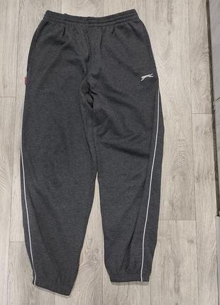Штани спортивні slazenger (l-xl;52 розмір) з лампасиком оригінал