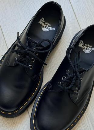 Туфлі dr. martens чорні шкіряні 39 розмір