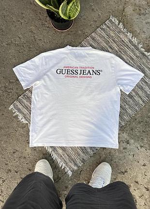 Вінтажна біла оверсайз футболка guess jeans з мале тут логотипом на грудях й великим логотипом на спині