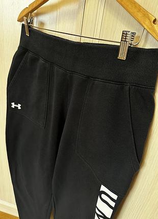 Спортивні штани жіночі under armour утеплені чорні розмір m-l