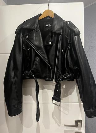 Куртка жіноча zara косуха чорна розмір l