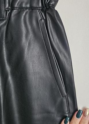 Брюки из экокожи zara. 7