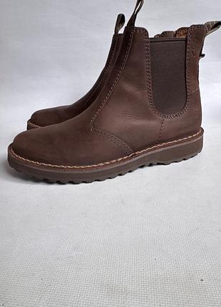 Шкіряні черевики clarks