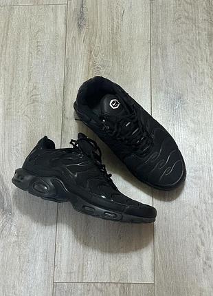 Кросівки nike air max plus tn чорні
