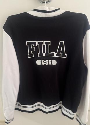 Бомбер fila чорно-білий з написом