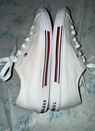 Кеди tommy hilfiger унісекс білі розмір 40-41, 25,5 см.