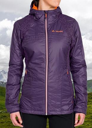 Жіноча куртка vaude women's risti jacket у фіолетовому кольорі з помаранчевими деталями (логотип та внутрішня підкладка капюшона).