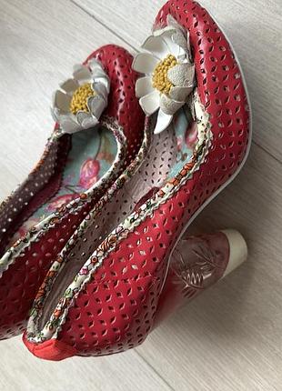 Оригінальні туфлі лодочки в стилі ретро вінтаж irregular choice vintage stories