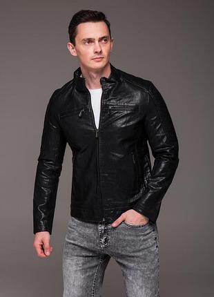 Чоловіча куртка чорна з еко-шкіри slim fit