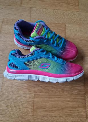 Легенькі кросівки skechers skech-knit / розмір 33(21,5см) оригінал