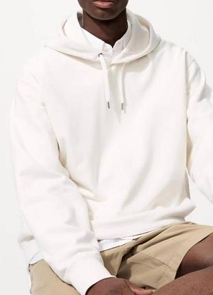 Молочное худи uniqlo,,l 9