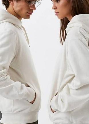 Молочное худи uniqlo,,l 2