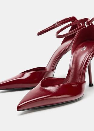 Очень красивые темно красные лакированные туфли на каблуке zara
☝️☝️☝️☝️☝️☝️☝️☝️☝️☝️☝️☝️