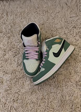 Жіночі кросівки nike air jordan mid
