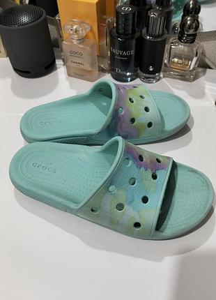 Фирменные детские шлепанцы для девочки crocs
