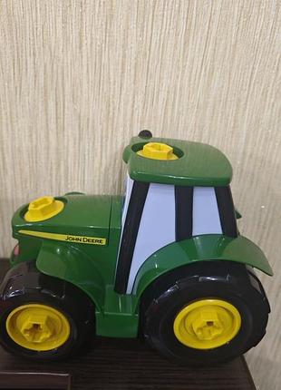 Ігровий набір john deere збери свій трактор джонні з дриллю