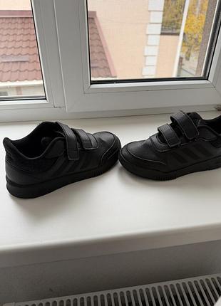 Кросівки дитячі adidas чорні 33 розмір