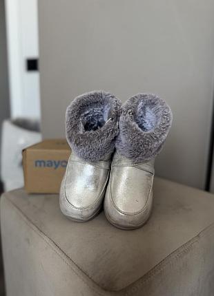 Черевики дитячі mayoral сріблясті з хутром 2