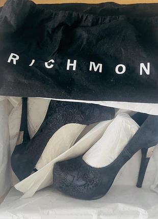 Жіночі туфлі john richmond на платформі та шпильці