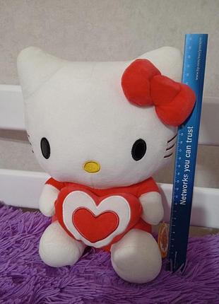 Мягкая игрушка hello kitty с сердечками 3