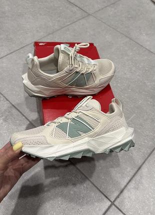 Кросівки new balance tektrel бежеві з м'ятним
