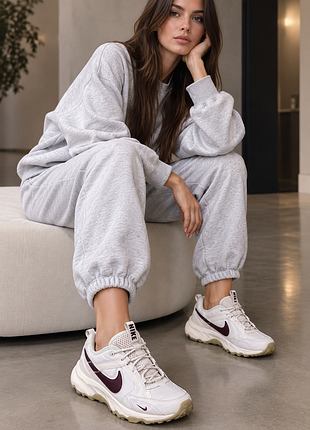 Крутезні жіночі кросівки  nike/ оригінал.
