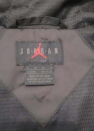 Вітровка jordan чорна з капюшоном 4
