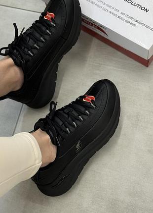 Базові шкіряні кросівки skechers /сша/ здивують своєю практичністю та комфортом