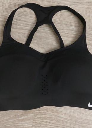 Спортивный топ nike 
размер s 3