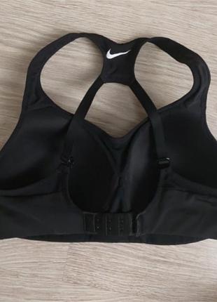 Спортивный топ nike 
размер s 4