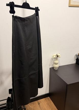 Спідниця h&m чорна штучна шкіра а-силует розмір 34 xs