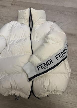 Пуховик жіночий fendi білий дутий з написом