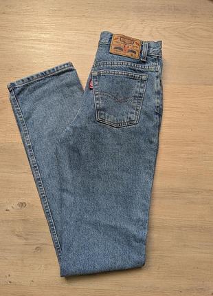 Levis стиль джинси