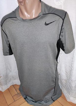 Спорт фірмова спортивна футболка nike pro combat hypercool .s