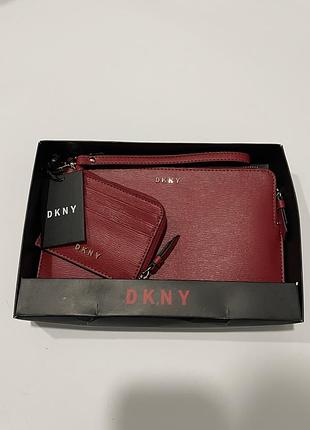 Новенький набір сумка-клатч на запʼястя/гаманецьх-візитниця dkny