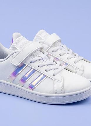 Кросівки дитячі adidas білі з голографічними вставками
