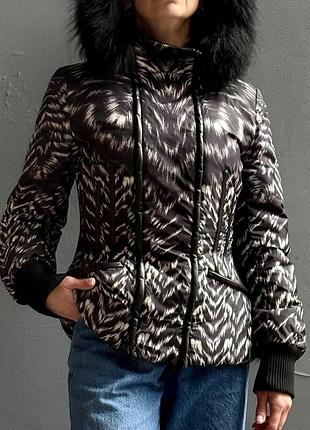 Пуховик від sportmax max mara. розмір m.   оздоблення натуральна шкіра та хутро ліси.