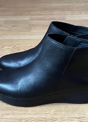 Шкіряні черевики fitflop в ідеальному стані 35 розміру